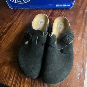 Boston Birkenstocks 38 Narrow